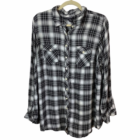 torrid Tops - Torrid Plaid Challis Camp Shirt Black White